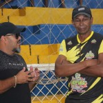 ENTREGA DE BOMBONS NO PROJETO: BOM NA ESCOLA,BOM DE BOLA.