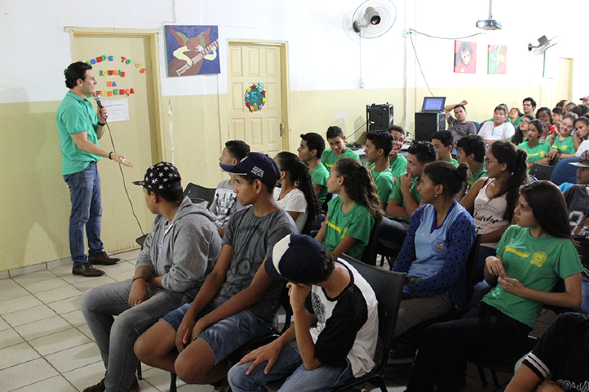 Vereador mais votado de Campo Grande veio a Rochedo para palestrar sobre drogas.