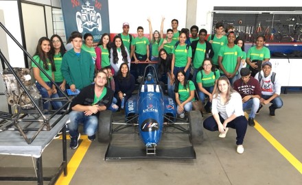 TERCEIRO ANO DA ESCOLA ESTADUAL VISITA &Aacute; UCDB