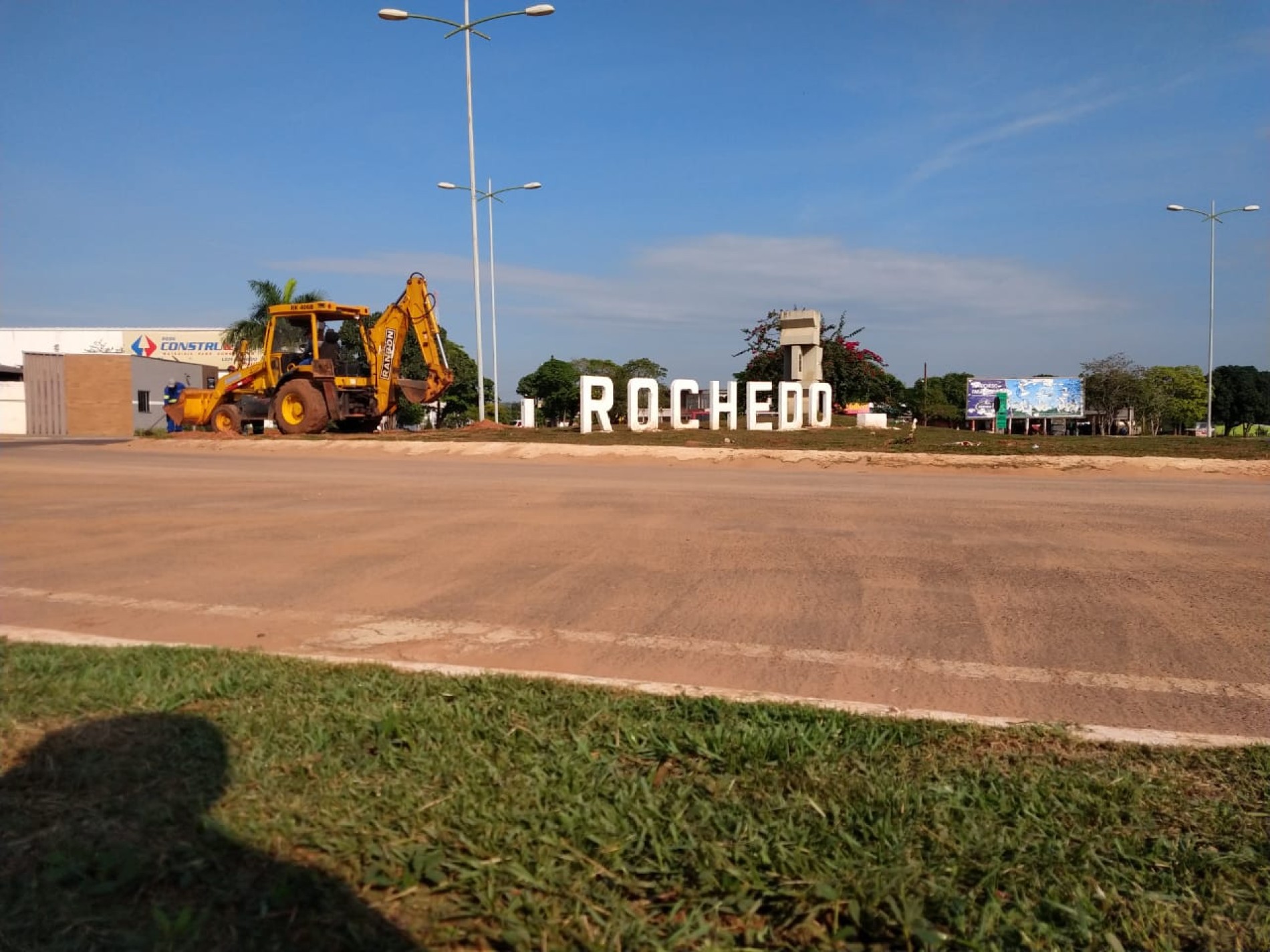 Prefeitura Municipal realiza limpeza e Patrolamento na ruas da cidade
