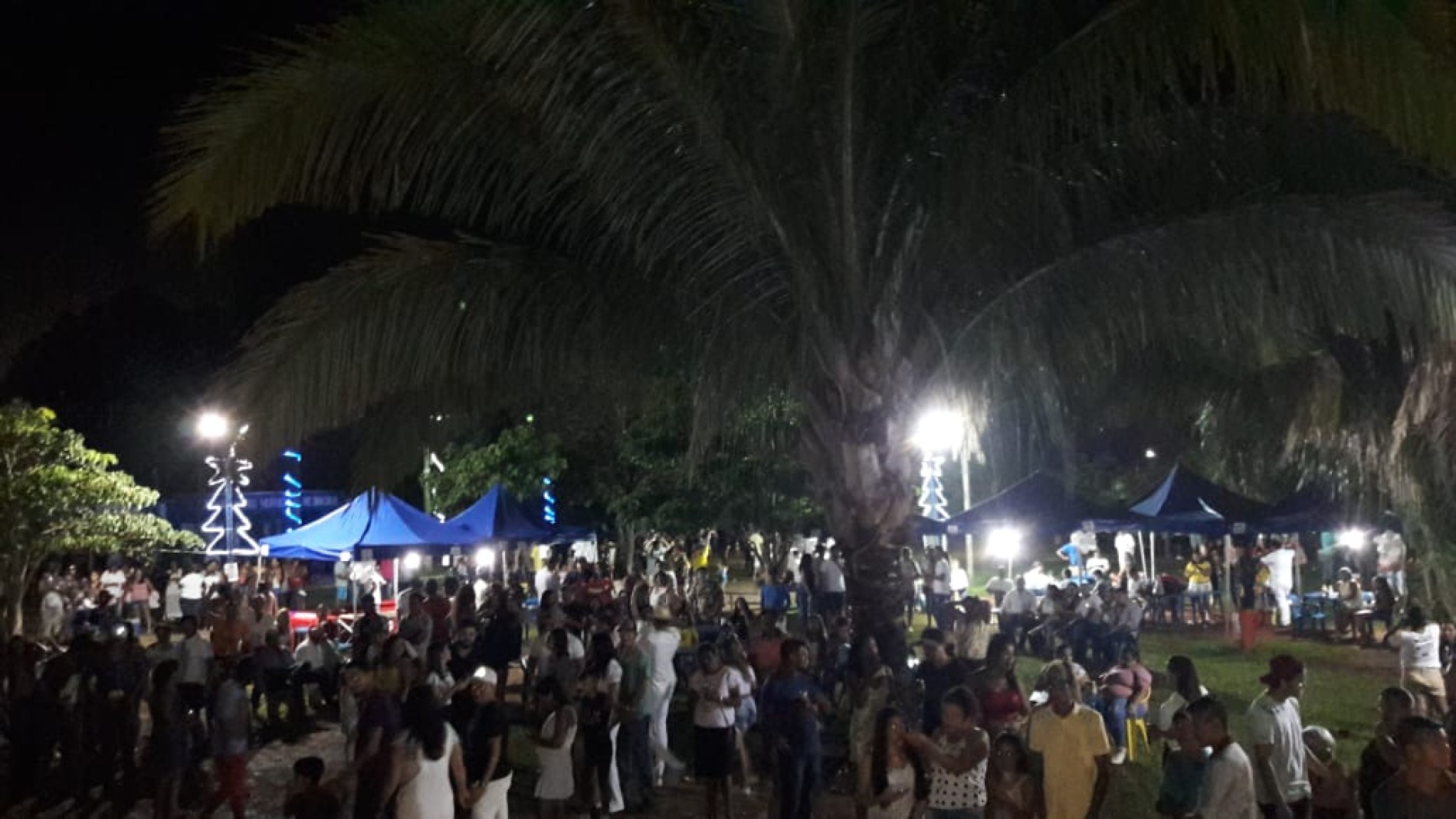 Multidão comemorou a chegada de 2020 