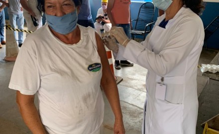 Rochedo da início na vacinação contra COVID-19 em trabalhadores da Indústria