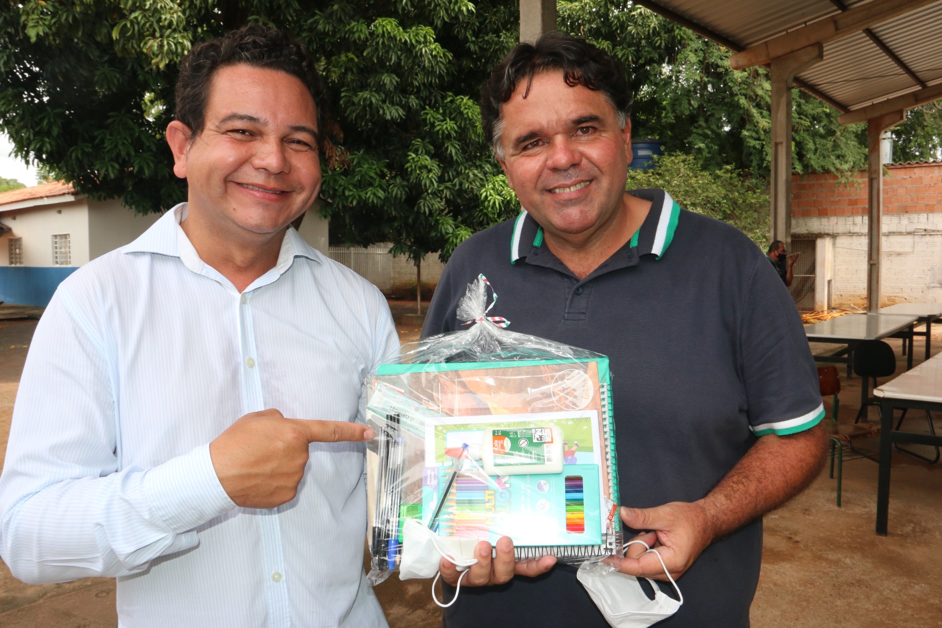 ENTREGA DOS MATERIAIS ESCOLARES "2022"