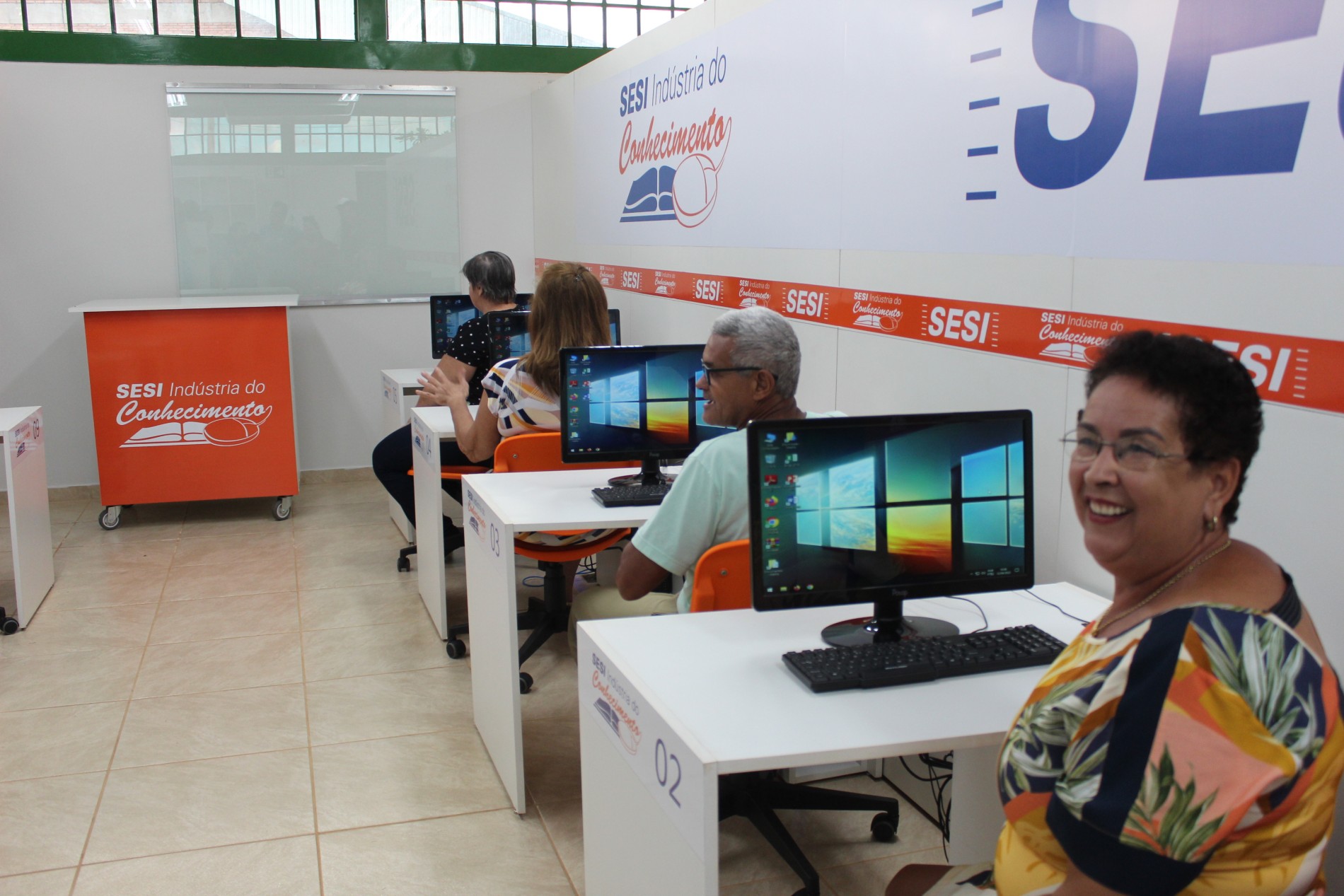 A BIBLIOTECA DO SESI DE ROCHEDO ESTÁ TRABALHANDO NA INCLUSÃO DIGITAL DOS IDOSOS DO MUNICÍPIO COM O PROJETO 60+